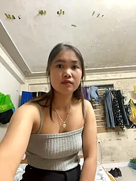 show-hana online show from October 22, 2025, 4:06 pm
