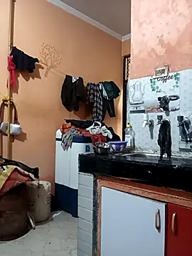 Snapshot of Virgin18year_old chatting on December 17, 2025, 1:32 am Virgin18year old online show from December 17, 2025, 1:32 am