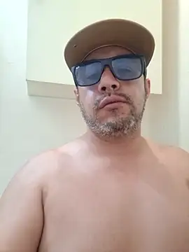 Snapshot of Manu2412 chatting on October 27, 2025, 5:19 am Manu2412 online show from October 27, 2025, 5:19 am