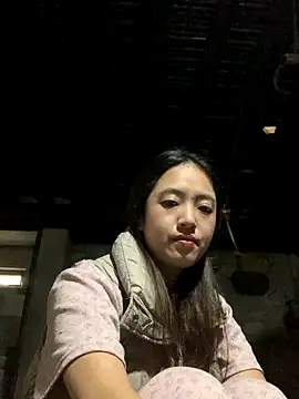 Snapshot of Fzhani chatting on October 22, 2025, 2:22 am Fzhani online show from October 22, 2025, 2:22 am