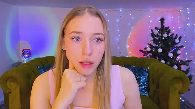 sassy cutie online show from December 15, 2025, 8:09 am