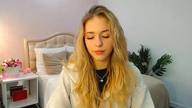 sassy cutie online show from October 22, 2025, 6:02 am