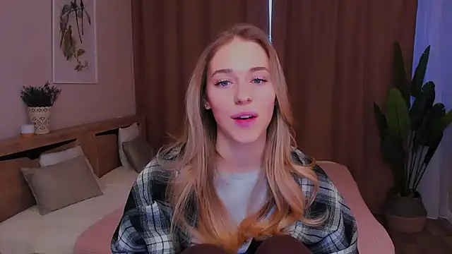 sassy cutie online show from February 8, 2026, 3:21 pm