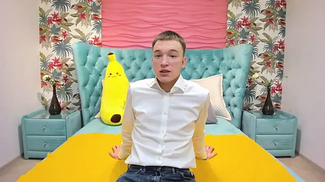 Snapshot of Derek_Banville chatting on October 31, 2025, 12:57 pm Derek Banville online show from October 31, 2025, 12:57 pm