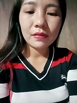 Snapshot of -Lanaa- chatting on November 3, 2025, 7:28 pm -Lanaa- online show from November 3, 2025, 7:28 pm