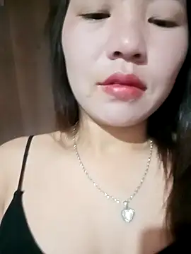 Snapshot of -Lanaa- chatting on December 3, 2025, 7:57 pm -Lanaa- online show from December 3, 2025, 7:57 pm