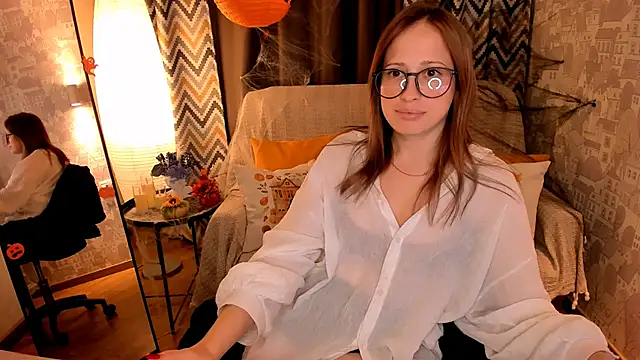  SilverMoon  online show from October 22, 2025, 8:47 am