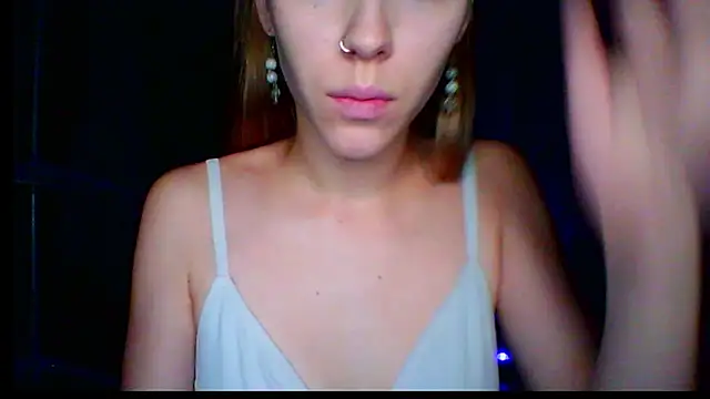 Snapshot of mari_martin chatting on November 29, 2025, 5:46 pm mari martin online show from November 29, 2025, 5:46 pm