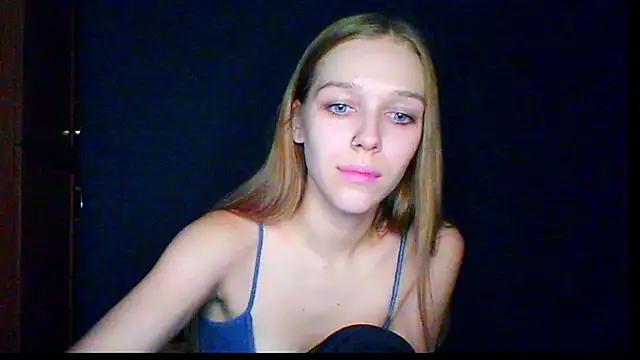 Snapshot of mari_martin chatting on December 5, 2025, 1:32 pm mari martin online show from December 5, 2025, 1:32 pm
