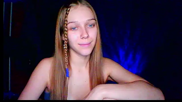 Snapshot of mari_martin chatting on November 28, 2025, 2:34 am mari martin online show from November 28, 2025, 2:34 am