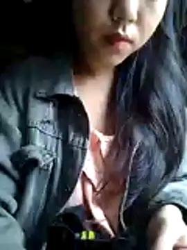 Quynhsumon online show from November 1, 2025, 6:51 am