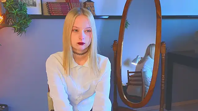 Snapshot of YungLyssy chatting on October 27, 2025, 4:13 am YungLyssy online show from October 27, 2025, 4:13 am