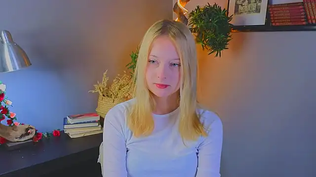 Snapshot of YungLyssy chatting on November 9, 2025, 3:10 am YungLyssy online show from November 9, 2025, 3:10 am