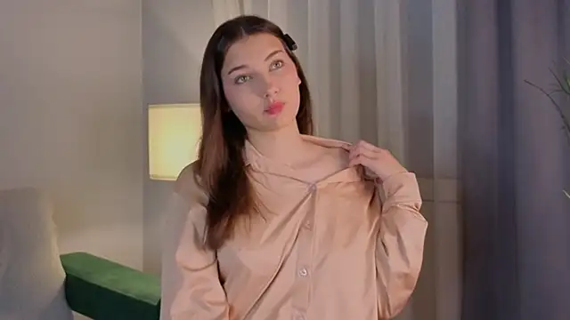 Snapshot of KateCahee chatting on November 18, 2025, 12:59 am KateCahee online show from November 18, 2025, 12:59 am