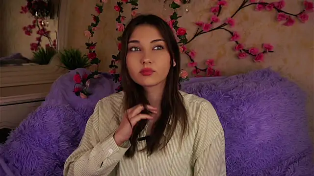 Snapshot of KateCahee chatting on November 10, 2025, 2:16 am KateCahee online show from November 10, 2025, 2:16 am