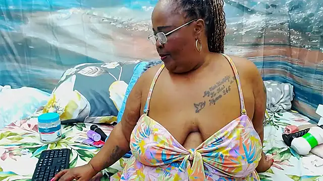 MatureMilfxxx online show from July 7, 2026, 7:28 pm