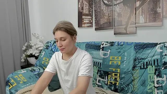 Snapshot of Tenderly_Sophie chatting on November 7, 2025, 2:27 am Tenderly Sophie online show from November 7, 2025, 2:27 am