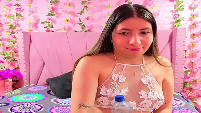 Snapshot of Alyy_Brown chatting on November 28, 2025, 2:01 am Alyy Brown online show from November 28, 2025, 2:01 am