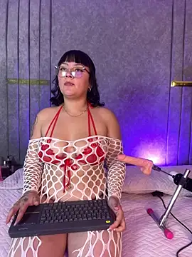 Snapshot of Silvia_Notte chatting on October 29, 2025, 12:04 pm Silvia Notte online show from October 29, 2025, 12:04 pm