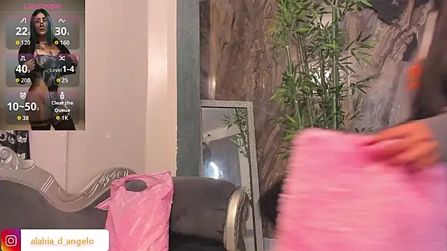 sydney miller  online show from February 6, 2026, 11:12 pm