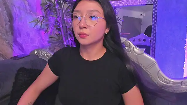 sydney miller  online show from March 31, 2026, 11:18 pm