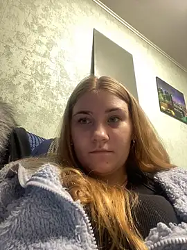 Emily Sweety   online show from October 22, 2025, 9:20 am