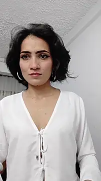 chloehanna online show from November 13, 2025, 7:18 pm