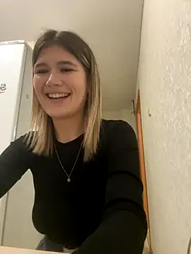   Emely   online show from October 24, 2025, 5:12 pm
