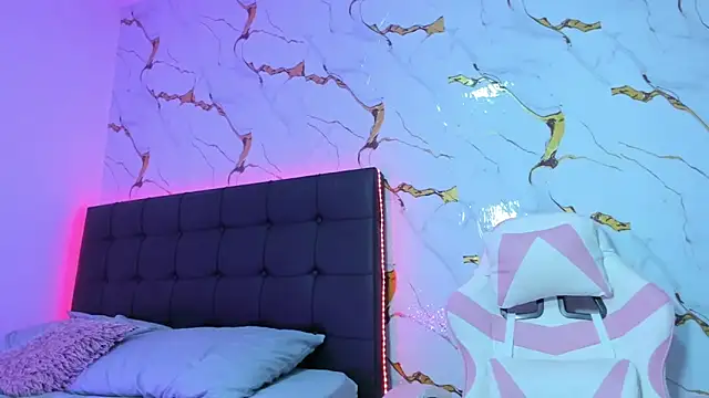 Scarlet DLuce online show from March 31, 2026, 9:00 am