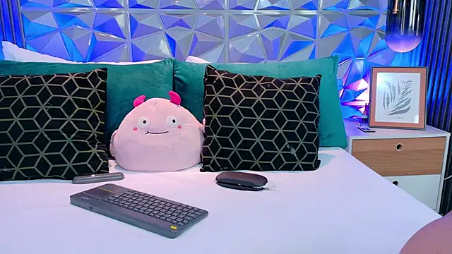 AdelineJhones online show from April 19, 2026, 2:18 pm