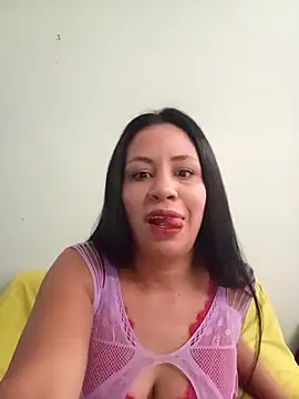 Snapshot of LeilaTaylor chatting on December 15, 2025, 2:23 pm LeilaTaylor online show from December 15, 2025, 2:23 pm