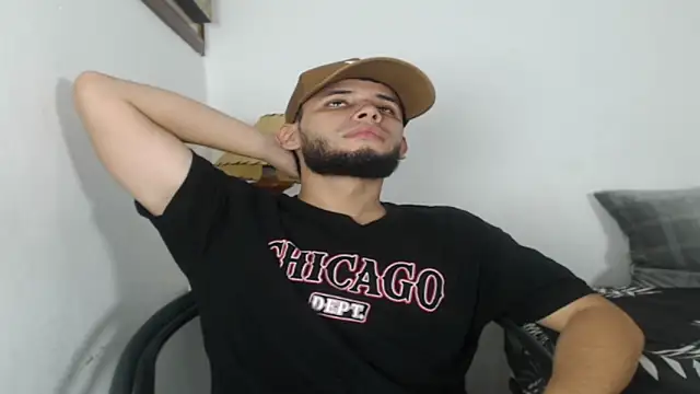 Snapshot of Maxcole_07 chatting on November 6, 2025, 12:14 am Maxcole 07 online show from November 6, 2025, 12:14 am