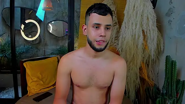 Snapshot of Maxcole_07 chatting on December 1, 2025, 7:48 pm Maxcole 07 online show from December 1, 2025, 7:48 pm