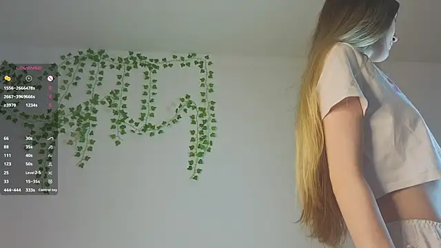 KissyCloud online show from November 17, 2025, 8:18 am