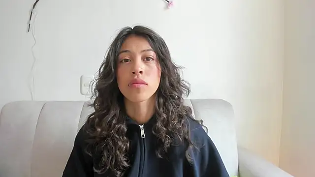 emily jonessxx online show from February 26, 2026, 5:46 pm