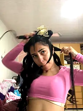 Snapshot of MAVI_EC chatting on November 1, 2025, 11:26 am MAVI EC online show from November 1, 2025, 11:26 am