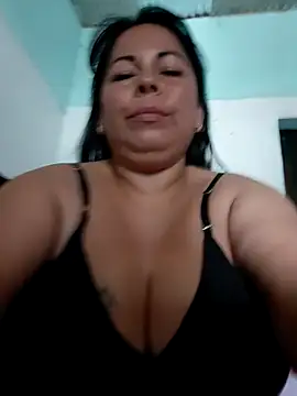 Snapshot of mother2-divorced chatting on October 23, 2025, 1:43 pm mother2-divorced online show from October 23, 2025, 1:43 pm