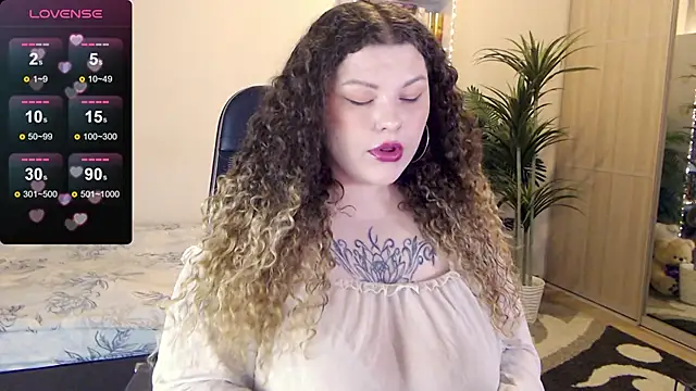 GwenSummers online show from November 15, 2025, 3:43 am