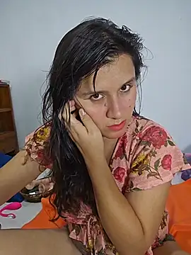 Kitty Kalifa online show from April 7, 2026, 4:47 am