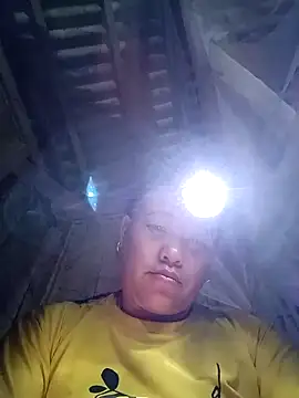 Snapshot of chich-bong chatting on November 14, 2025, 1:26 pm chich-bong online show from November 14, 2025, 1:26 pm