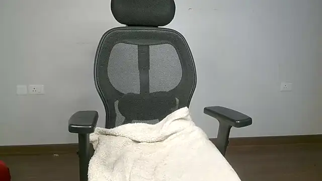 lustyruhh online show from April 18, 2026, 6:05 am