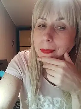 SelinaLovqx online show from December 18, 2025, 7:40 pm