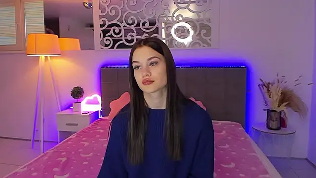 LuisaClover online show from January 10, 2026, 1:06 pm