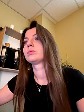 DollyRoma online show from November 12, 2025, 8:51 am