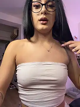 Snapshot of claraseloura chatting on December 15, 2025, 7:20 pm claraseloura online show from December 15, 2025, 7:20 pm