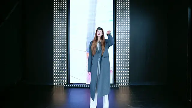 Snapshot of U1-mmm chatting on October 30, 2025, 8:45 am U1-mmm online show from October 30, 2025, 8:45 am