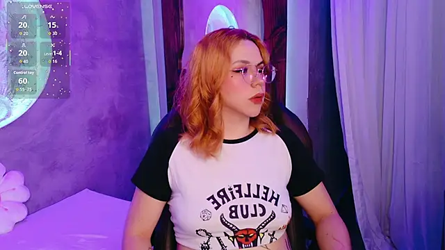 Snapshot of sussiestrawberry chatting on November 22, 2025, 5:17 am sussiestrawberry online show from November 22, 2025, 5:17 am