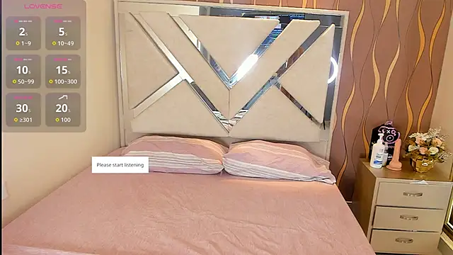 Snapshot of iam_nicolle chatting on November 6, 2025, 12:53 pm iam nicolle online show from November 6, 2025, 12:53 pm