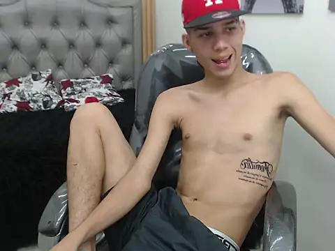 Snapshot of paul_ponce chatting on November 6, 2025, 12:20 pm paul ponce online show from November 6, 2025, 12:20 pm