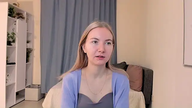 Snapshot of CathyHeximer chatting on December 4, 2025, 7:29 am CathyHeximer online show from December 4, 2025, 7:29 am